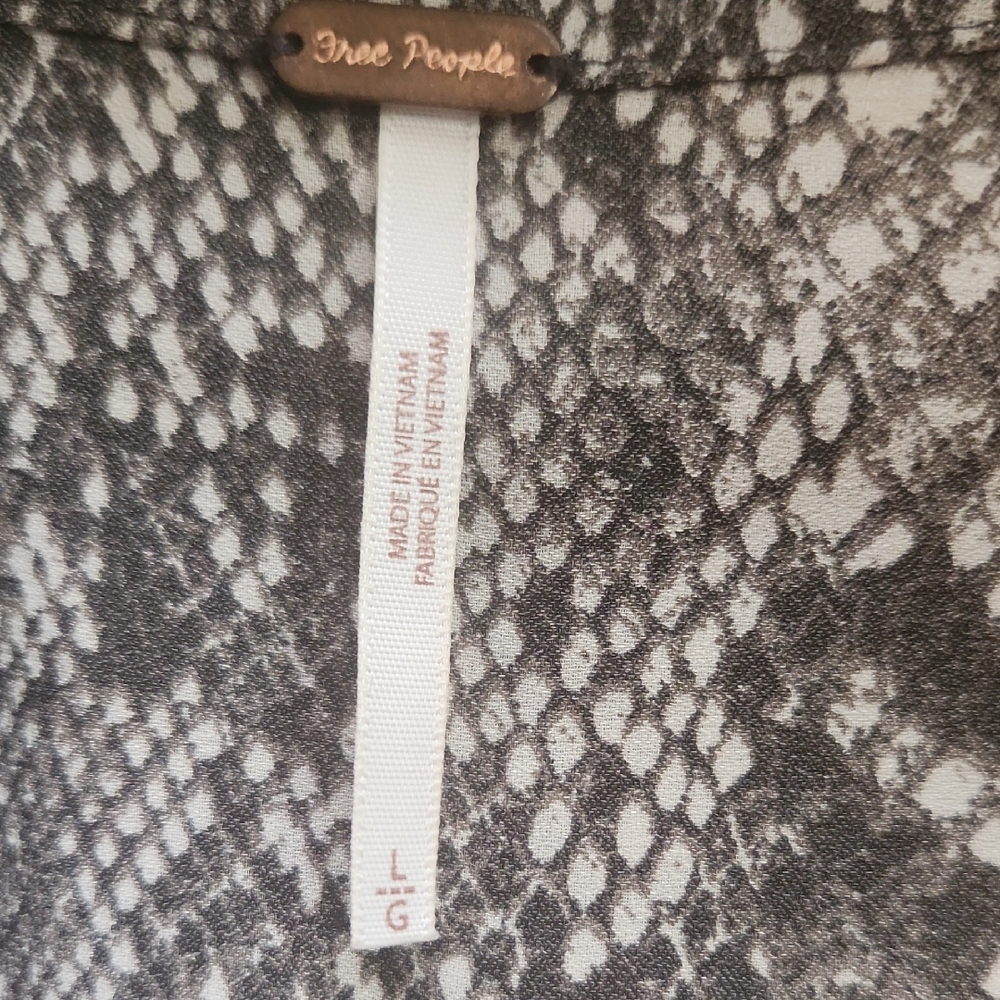 🐦 FP Movement by Free People   Snake Skin Print Blouse - Picture 2 of 10